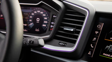 Audi A1 First Edition - teal vents