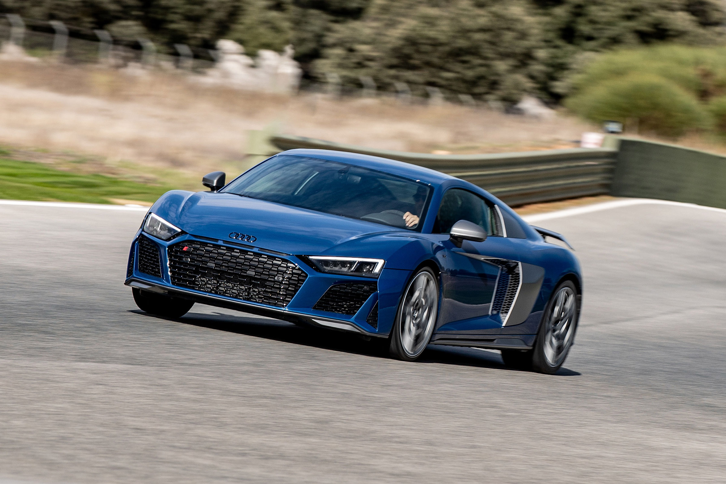 Audi R8 facelift review - cornering