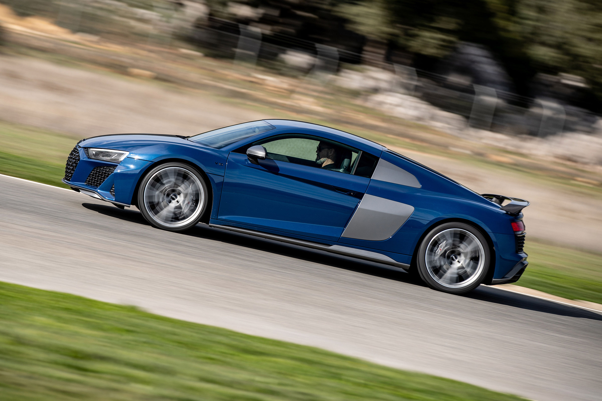 Audi R8 facelift review - side