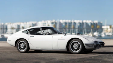 Toyota 2000GT side