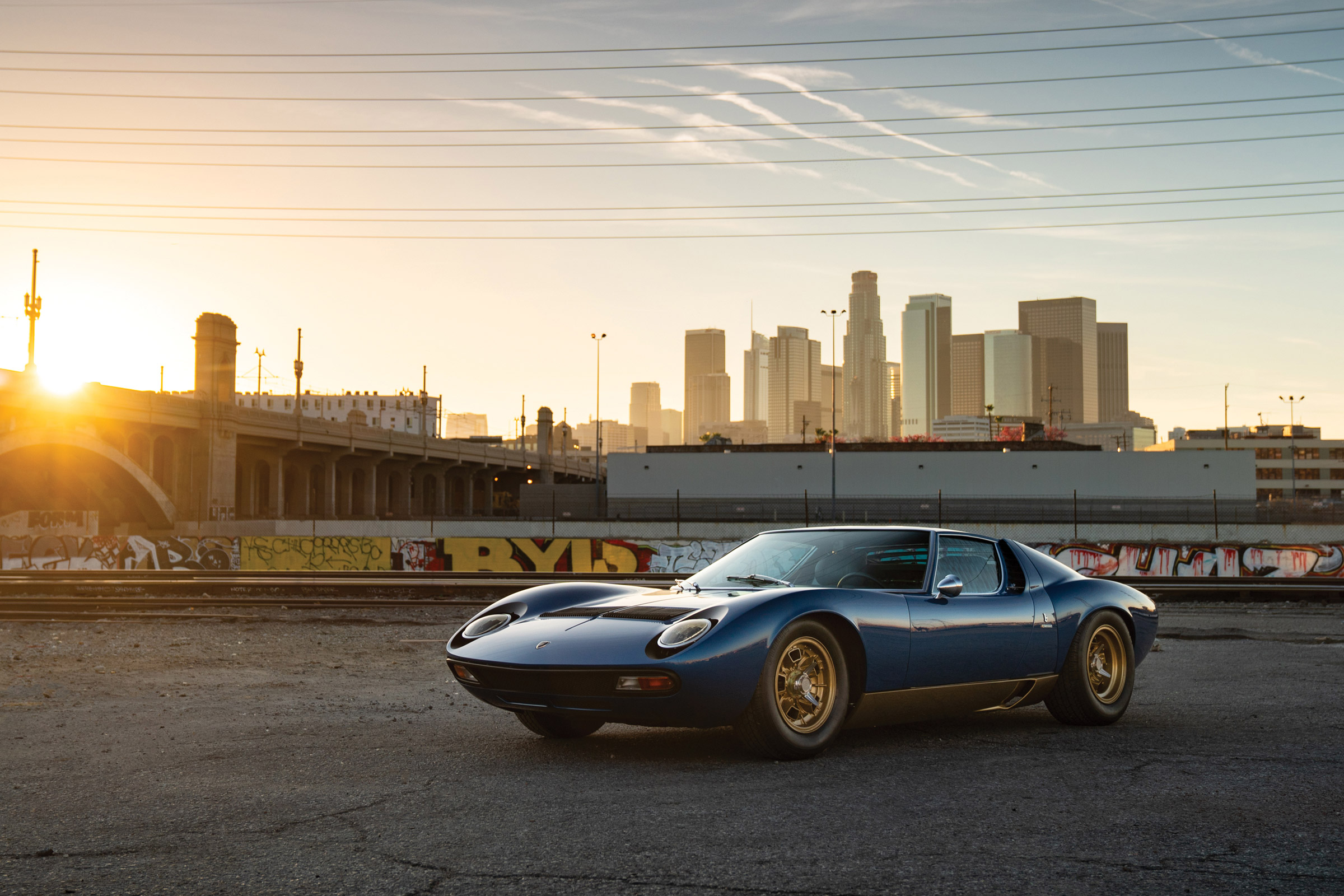 Lamborghini Miura SV front