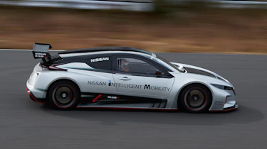 Leaf Nismo RC - side