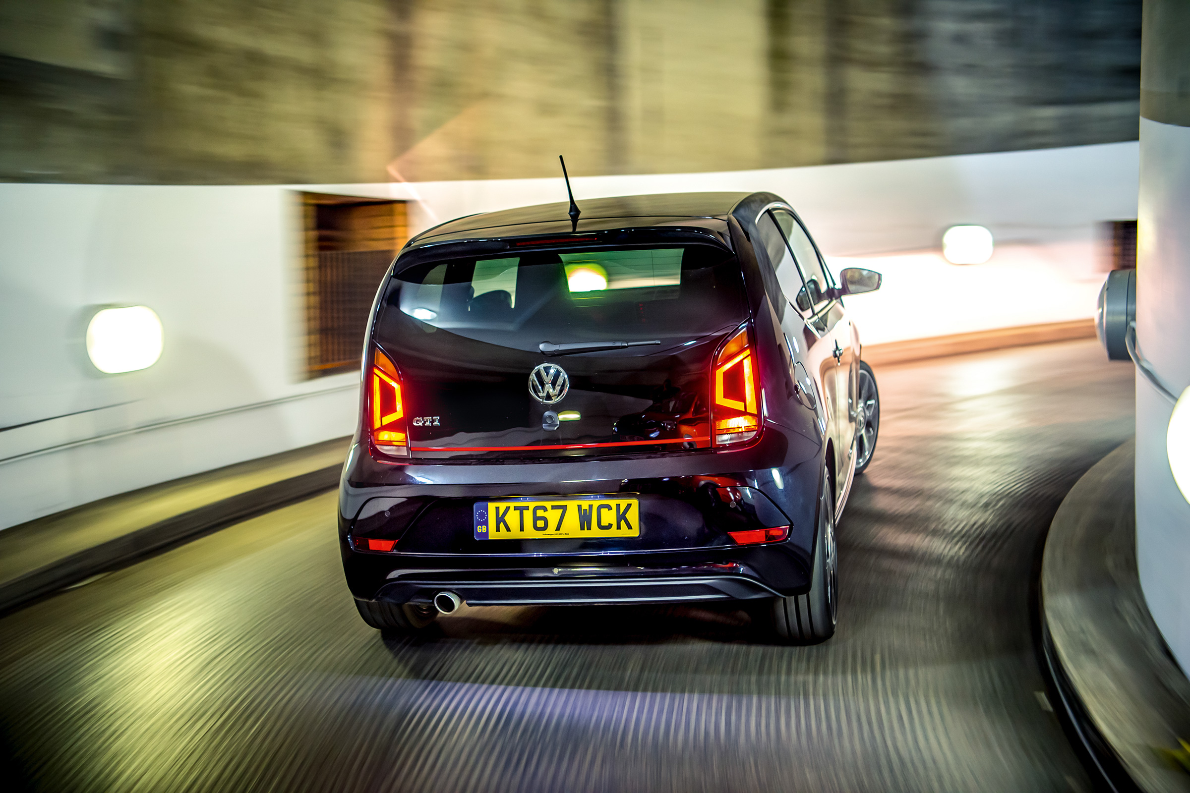 Volkswagen Up GTI rear tracking