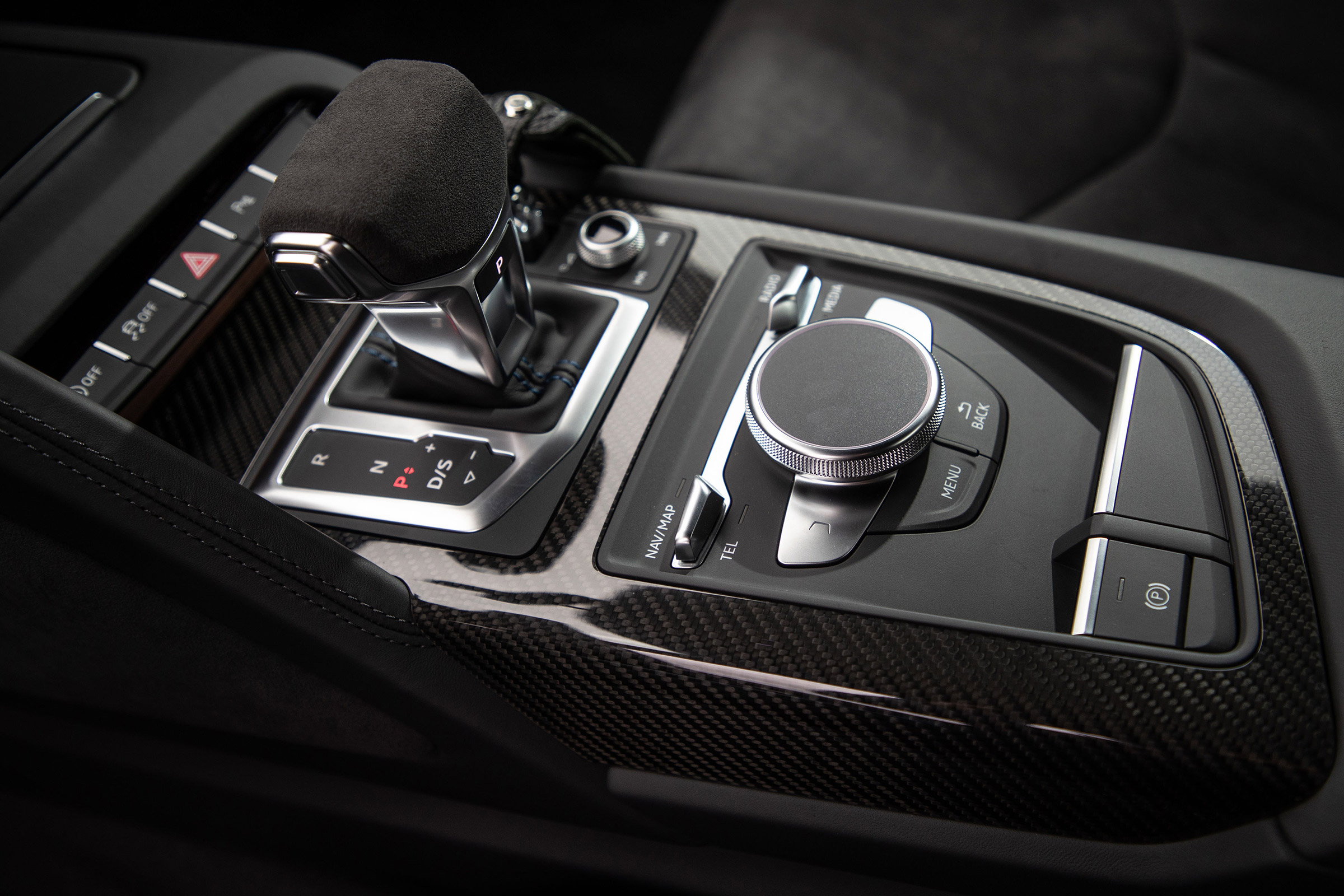 Audi R8 facelift review - dash