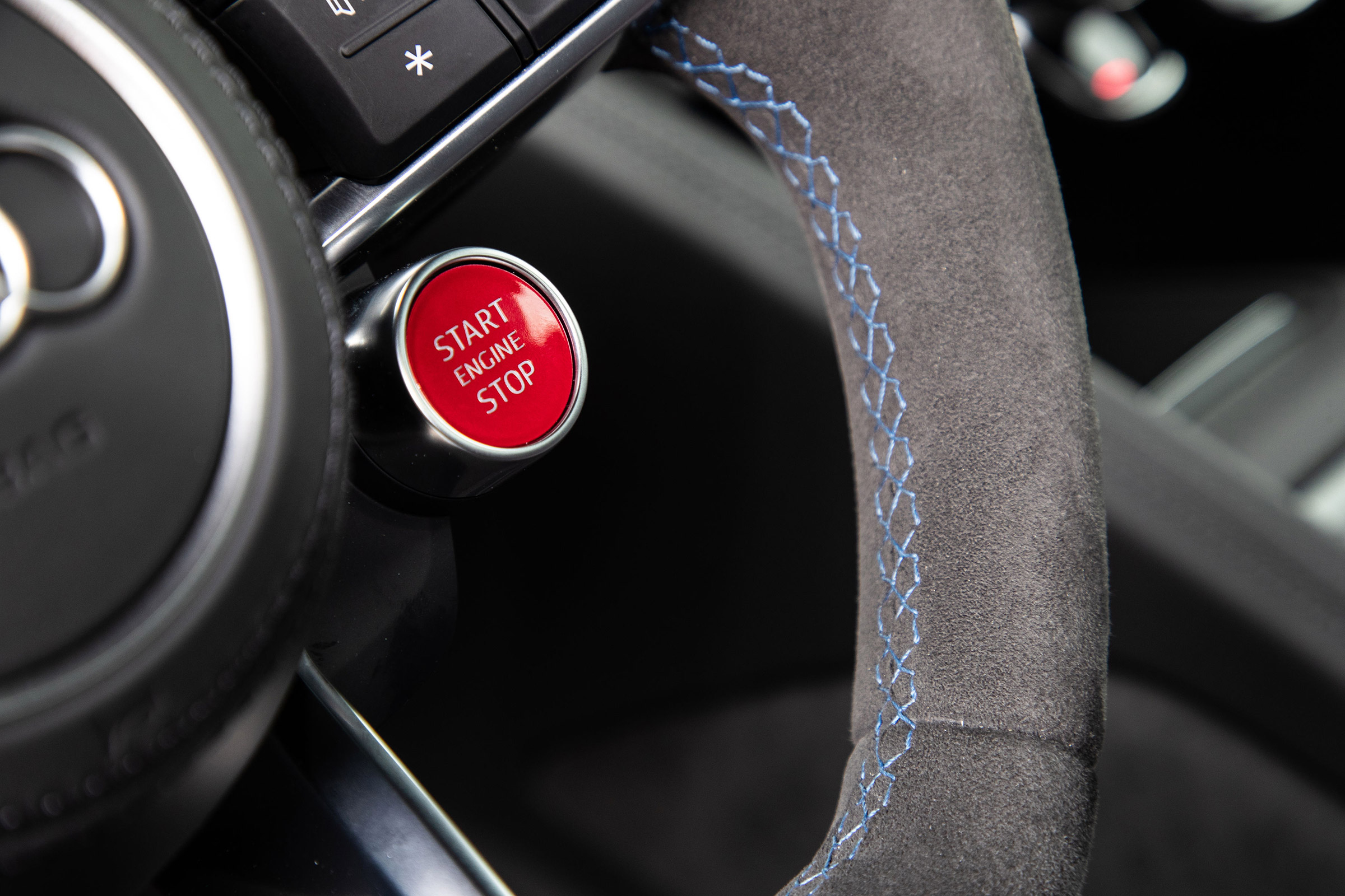 Audi R8 facelift review - wheel