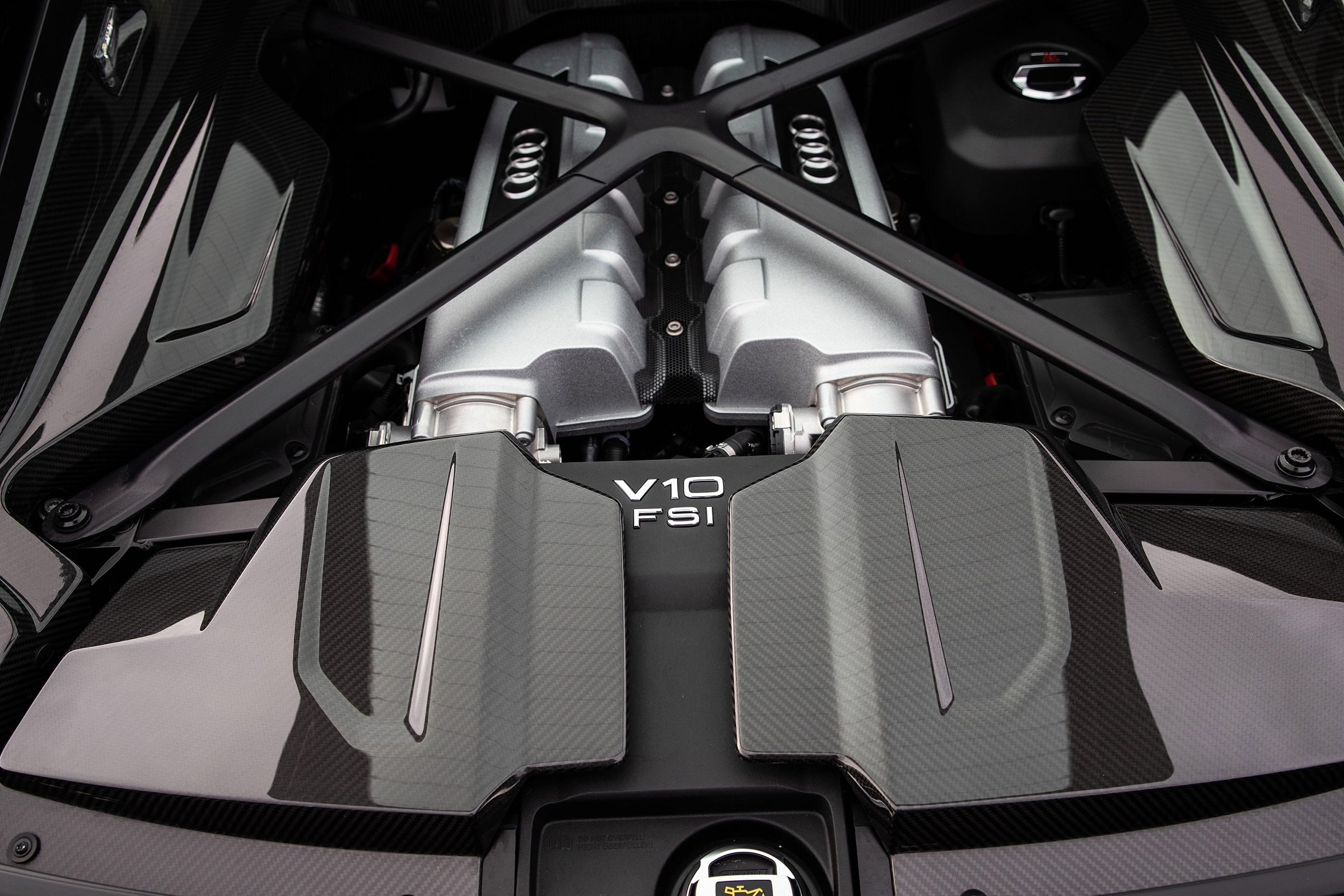 Audi R8 facelift review - engine