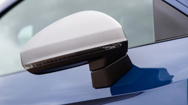 Audi R8 facelift review - mirror