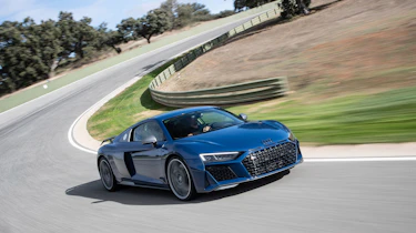 Audi R8 facelift review - front tracking