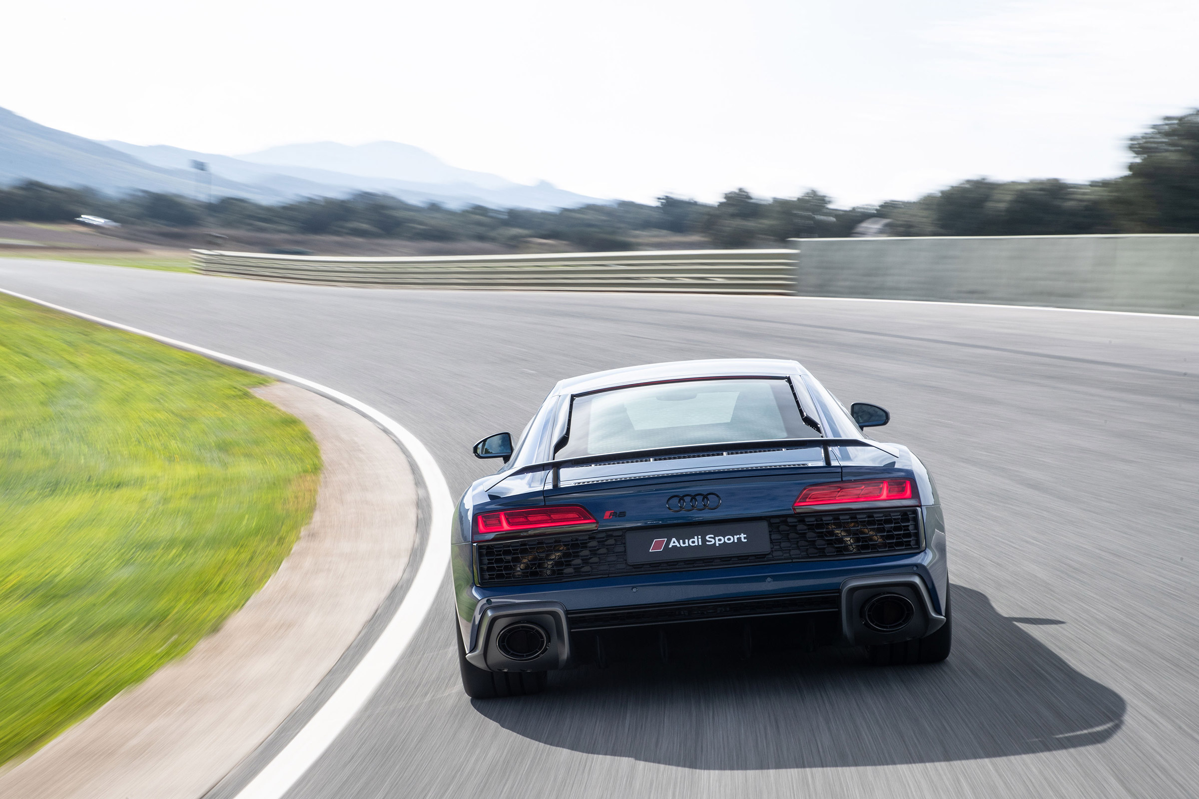 Audi R8 facelift review - rear