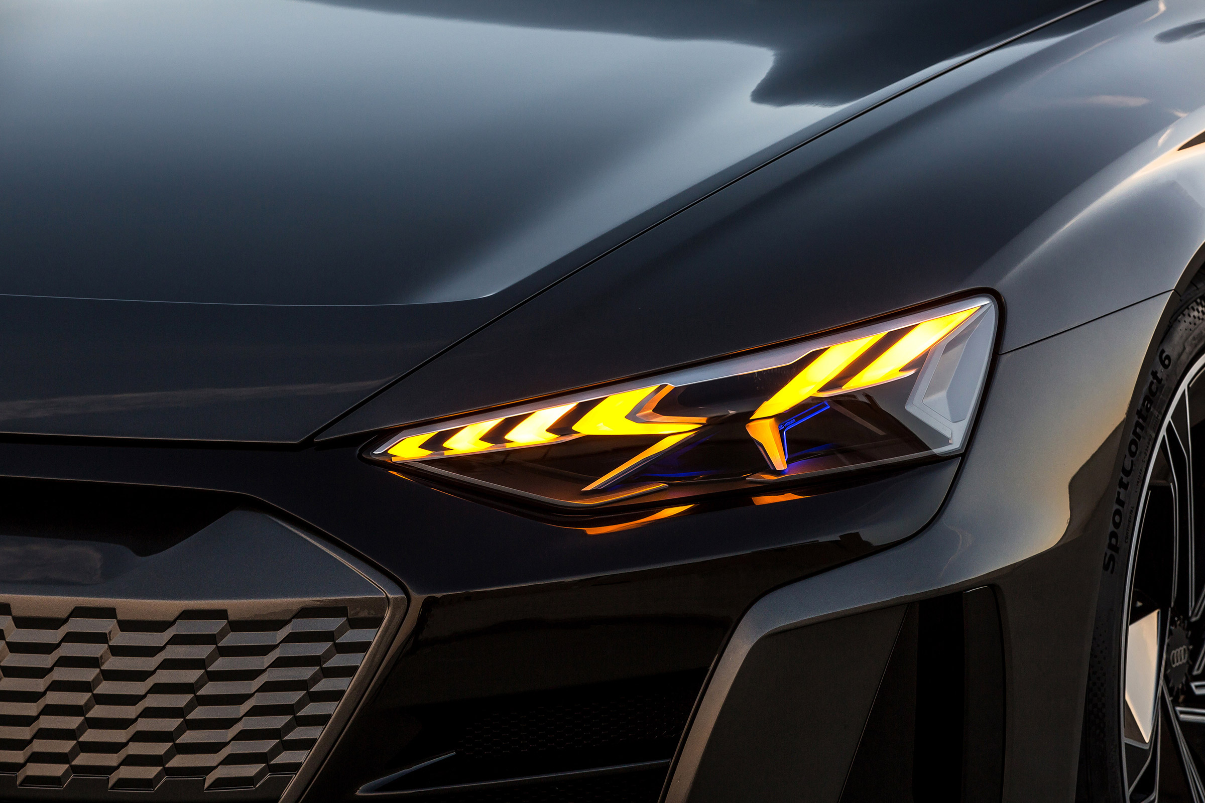 Audi E-tron GT concept teaser - lights