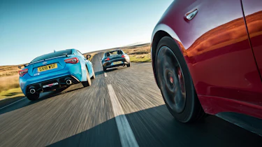 Mazda MX-5 vs Toyota GT86 vs Abarth 124 Spider rear tracking