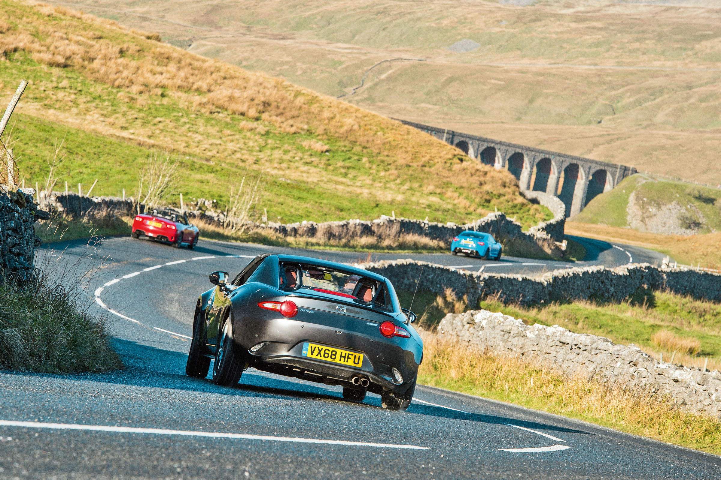 Mazda MX-5 vs Toyota GT86 vs Abarth 124 Spider rear 