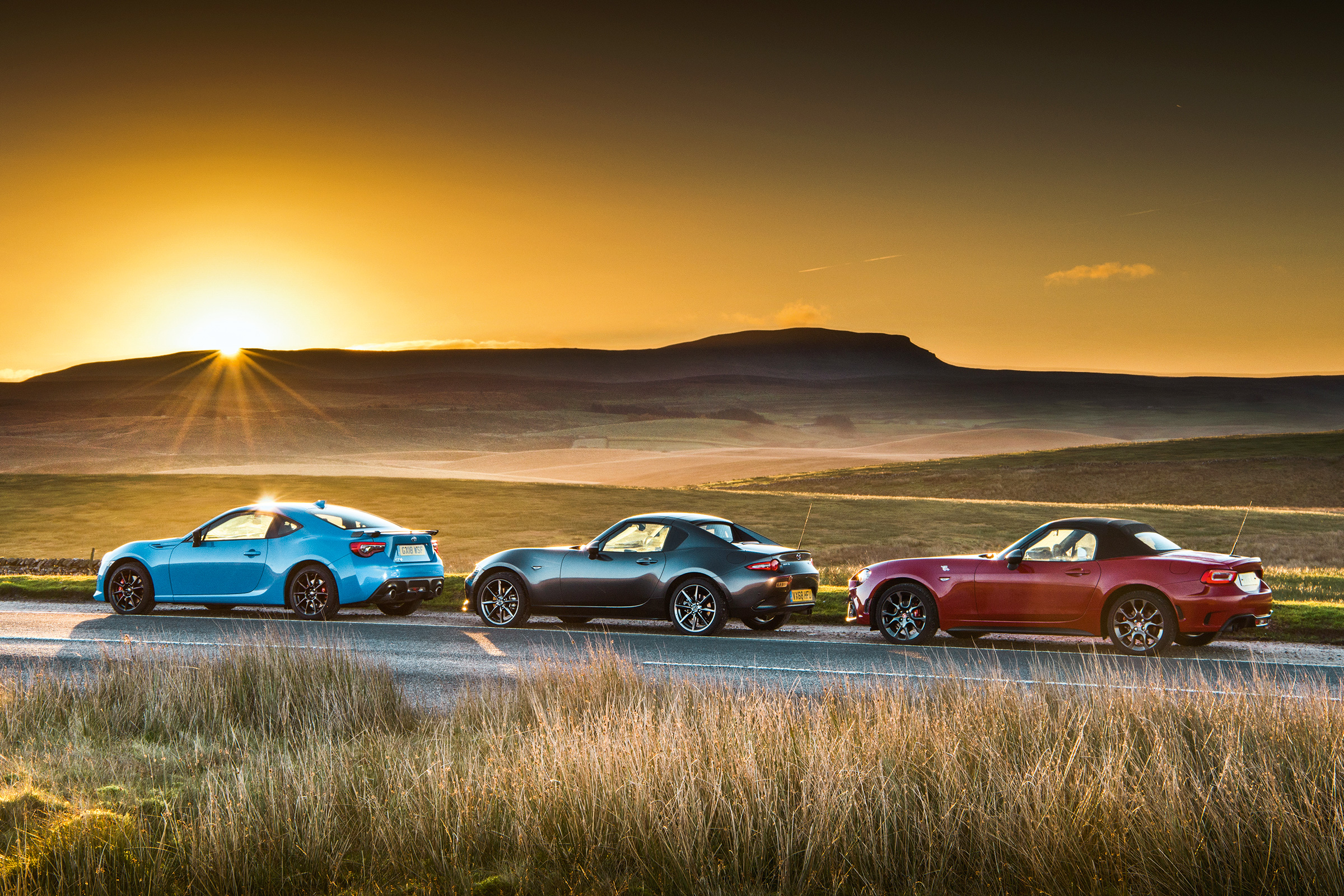 Mazda MX-5 vs Toyota GT86 vs Abarth 124 Spider side