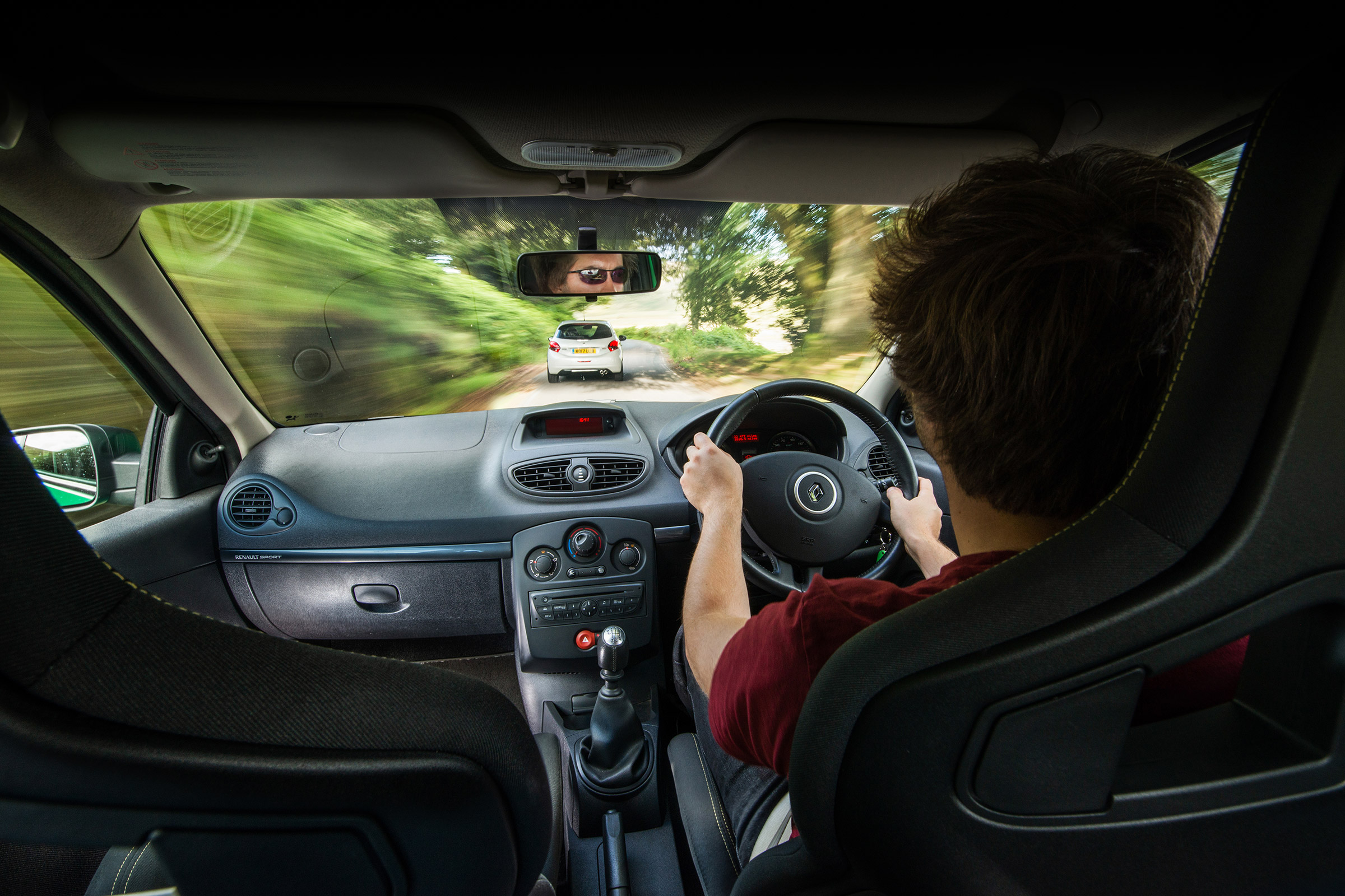 Peugeot 208 GTi by Peugeot Sport vs Renault Sport Clio 200 Cup - Ant
