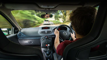 Peugeot 208 GTi by Peugeot Sport vs Renault Sport Clio 200 Cup - Ant