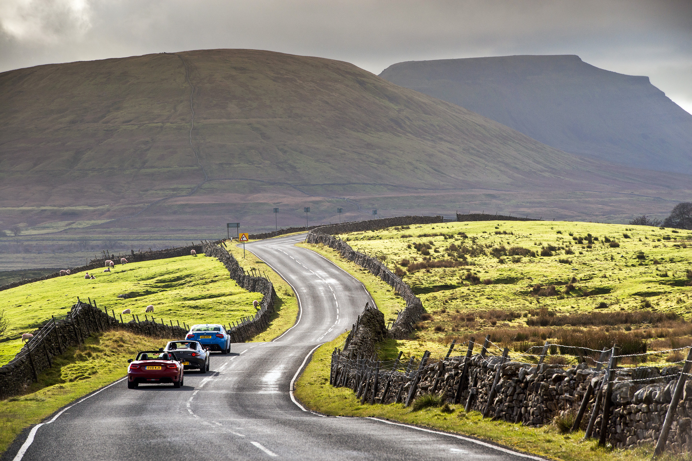 Mazda MX-5 vs Toyota GT86 vs Abarth 124 Spider