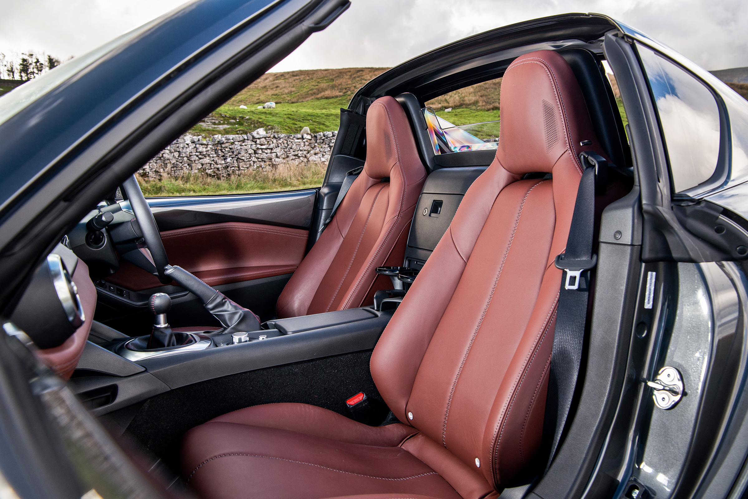 Mazda MX-5 interior