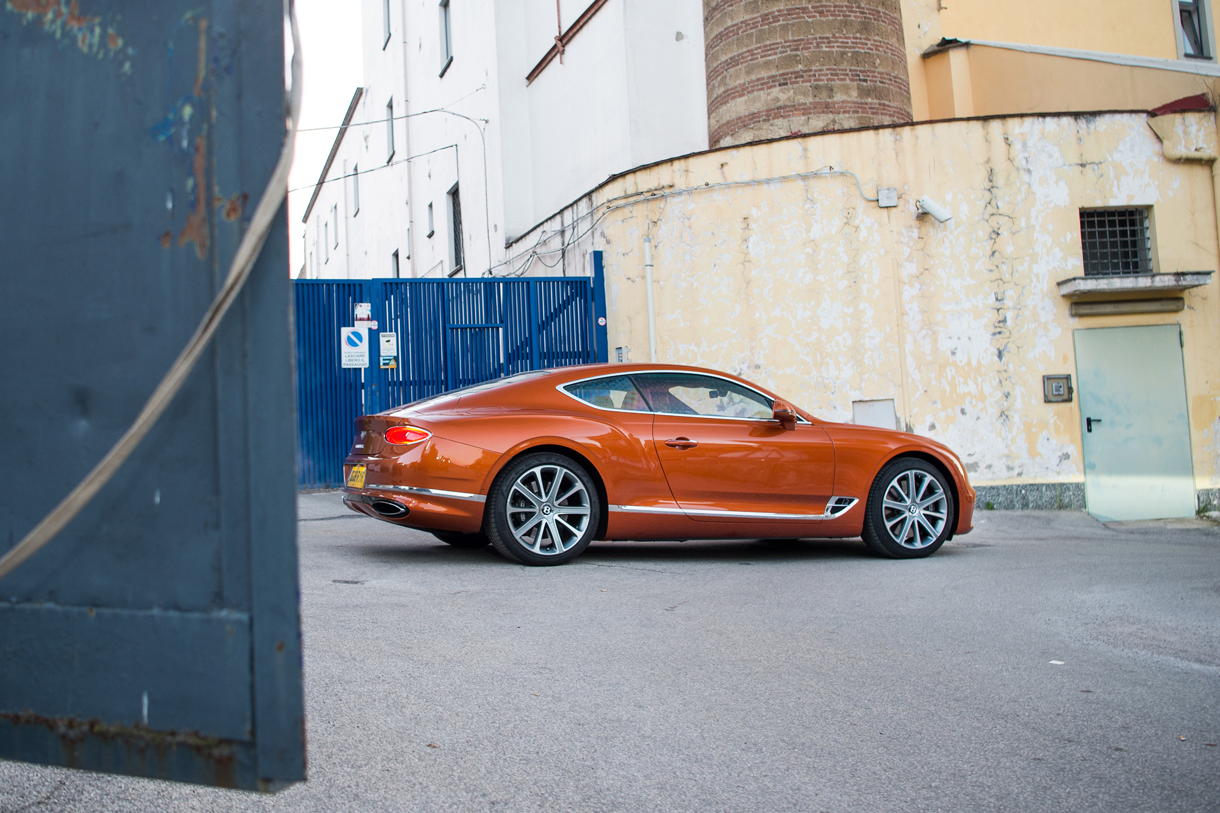 Bentley Continental GT - side