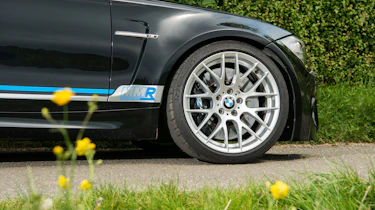 MMR BMW 1M Coupe - wheel and brakes