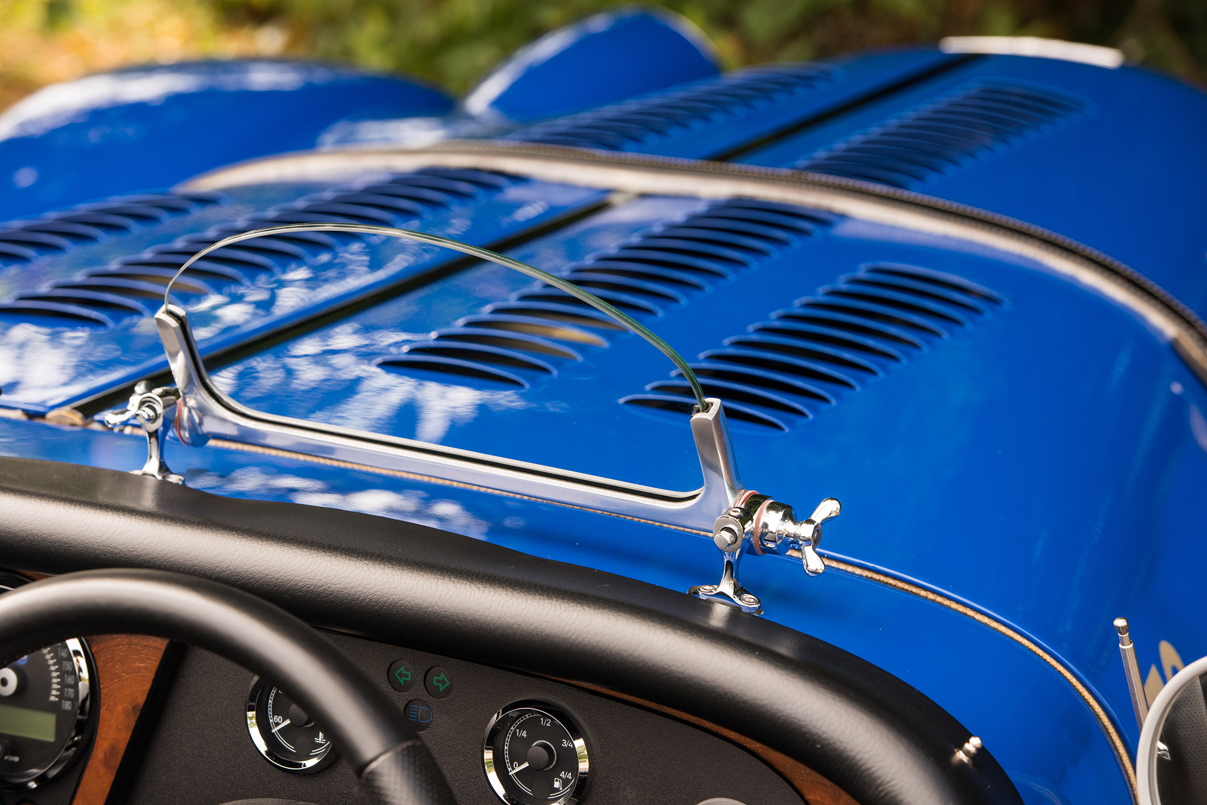 Morgan Plus 8 50th Anniversary Edition - screen