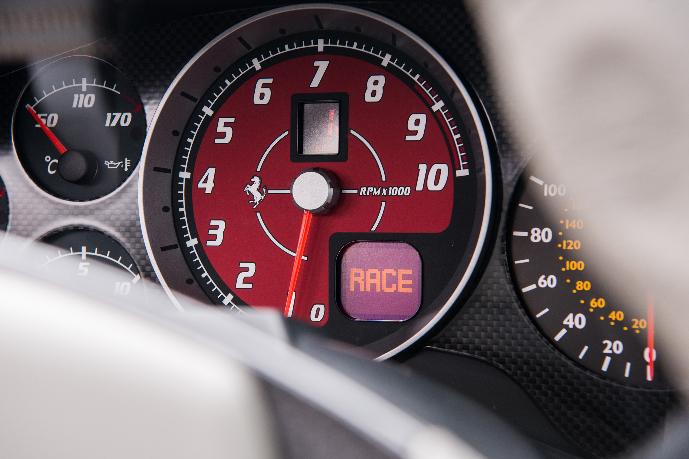 Ferrari 430 Scuderia tach