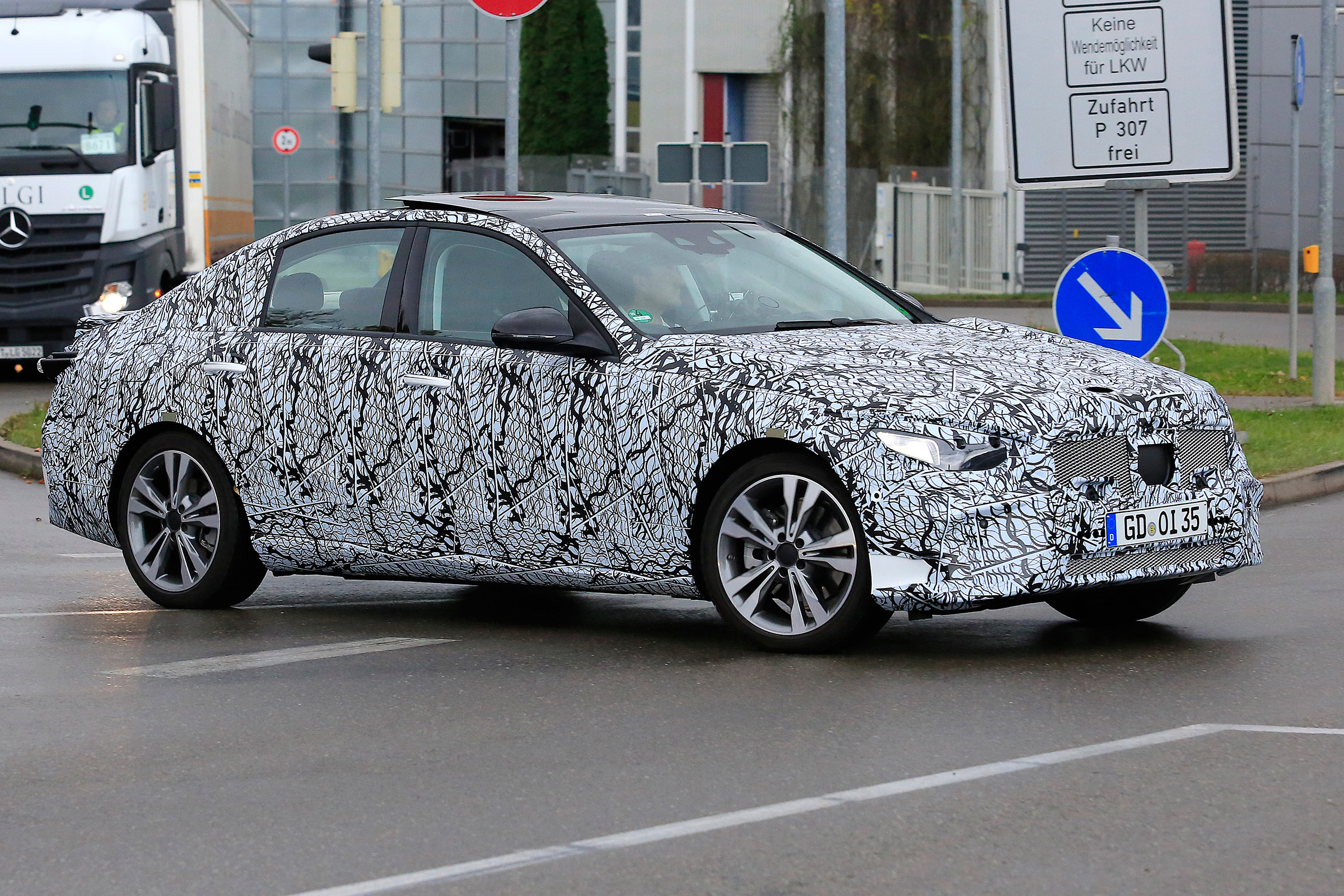 Mercedes C-class prototype - side