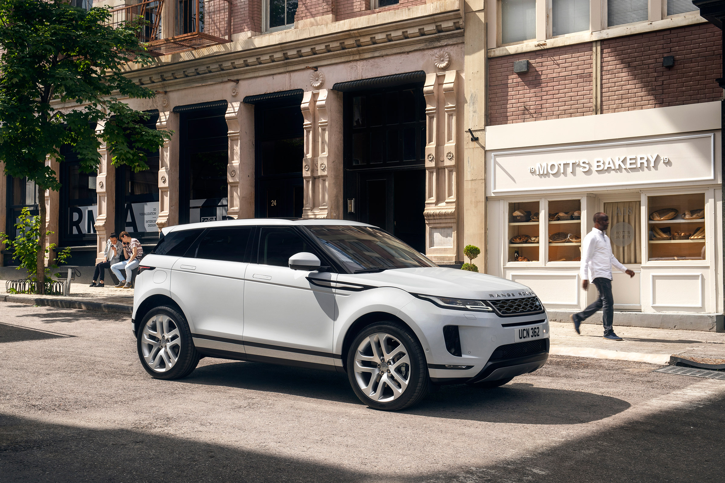 Range Rover Evoque - side