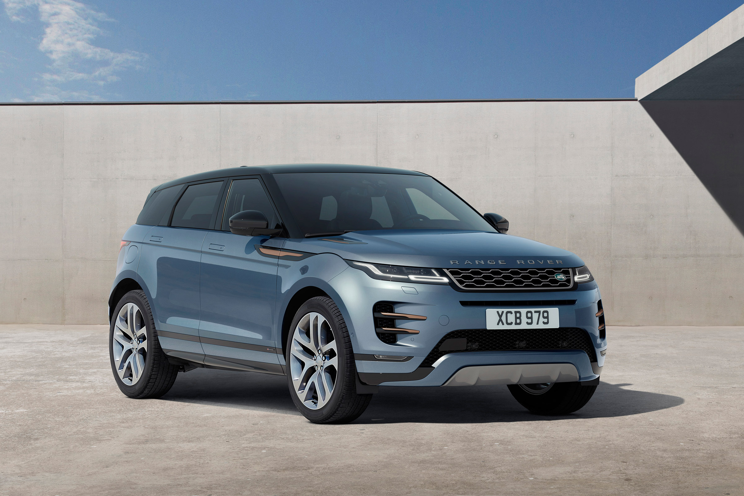 Range Rover Evoque - front quarter