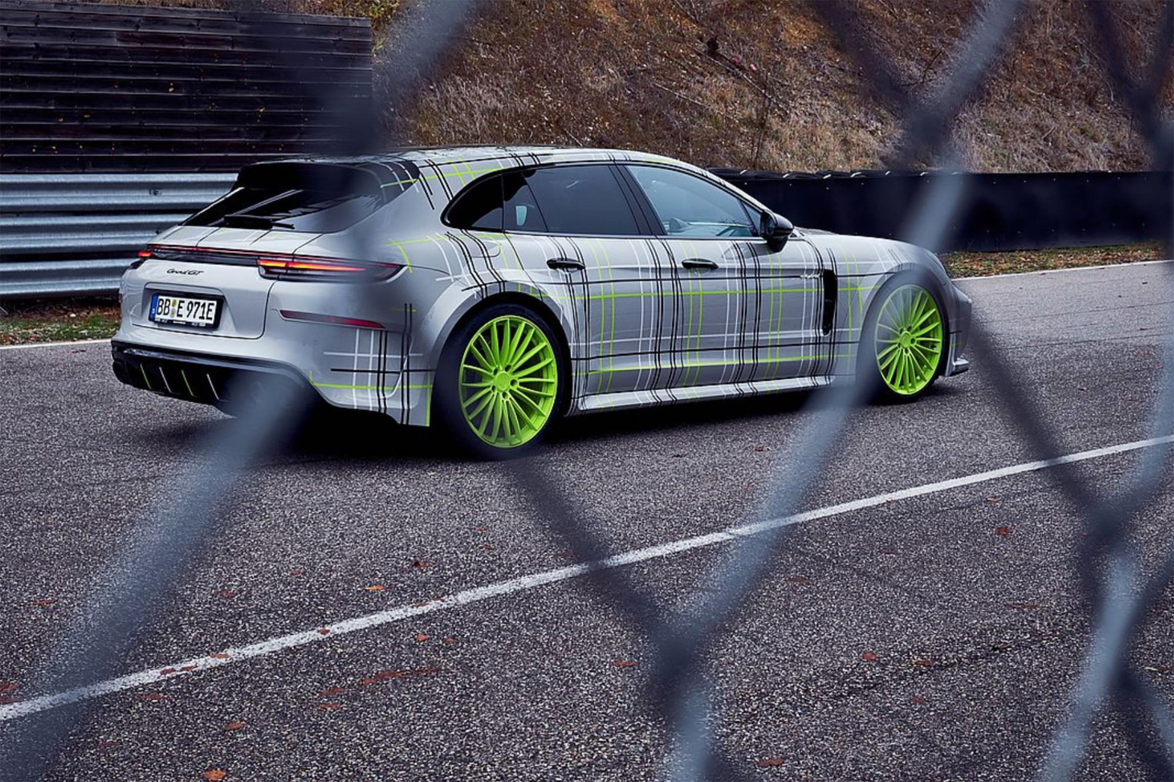 TechArt Porsche Panamera Turbo S E-Hybrid side