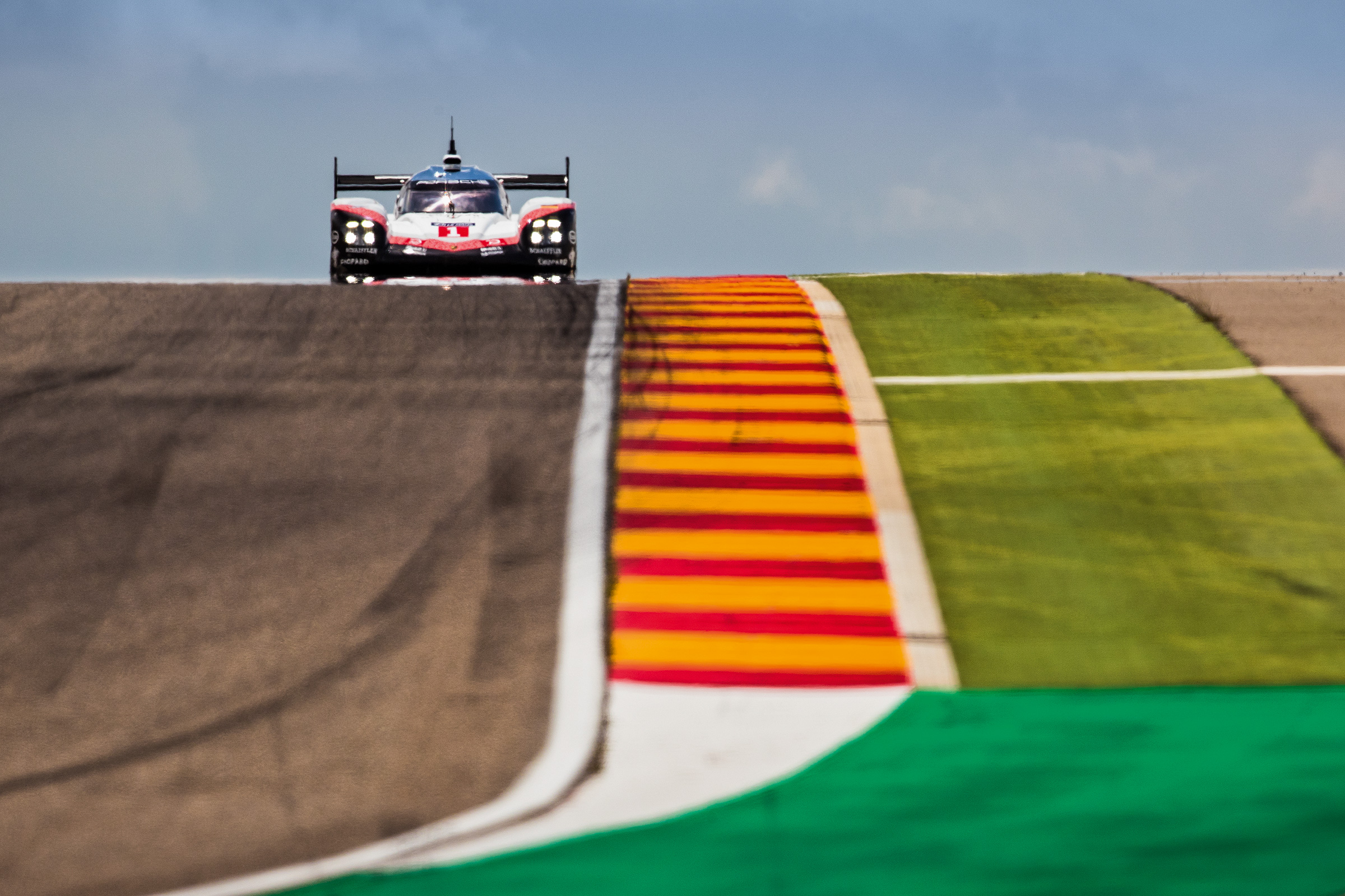 Porsche 919 Hybrid front 