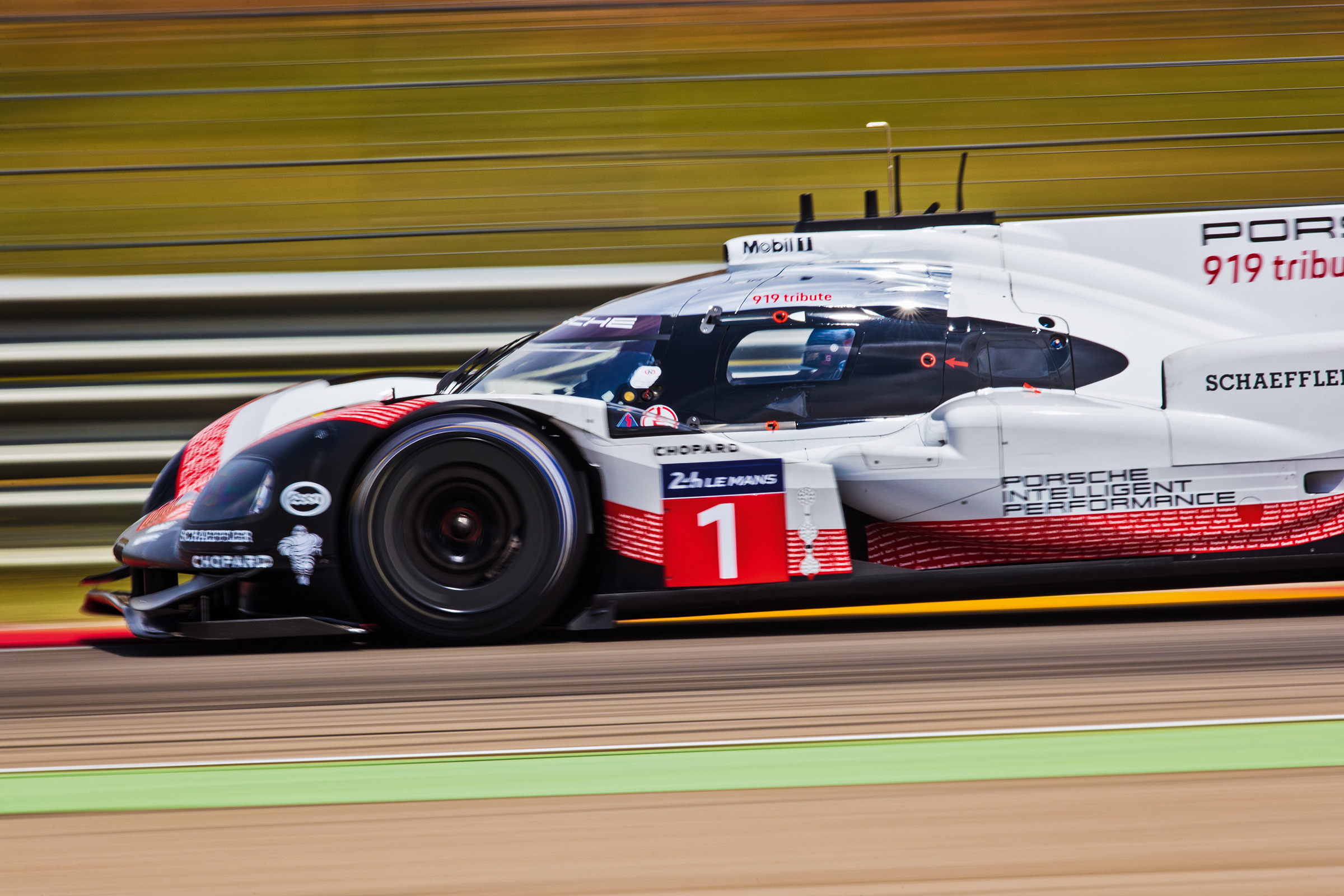 Porsche 919 Hybrid side