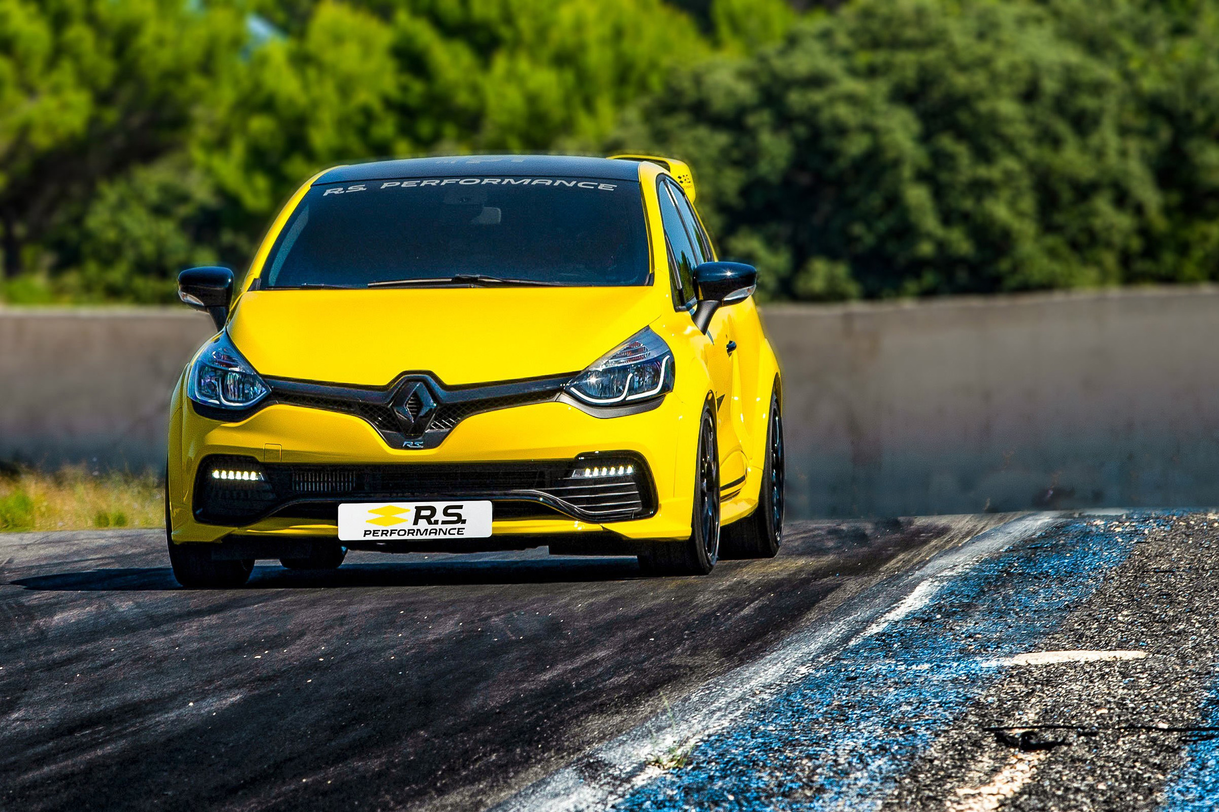 Renault Sport Performance parts front