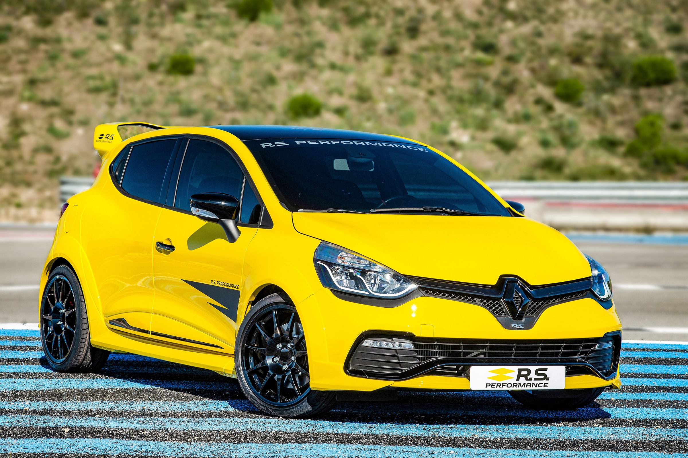 Renault Sport Performance parts front