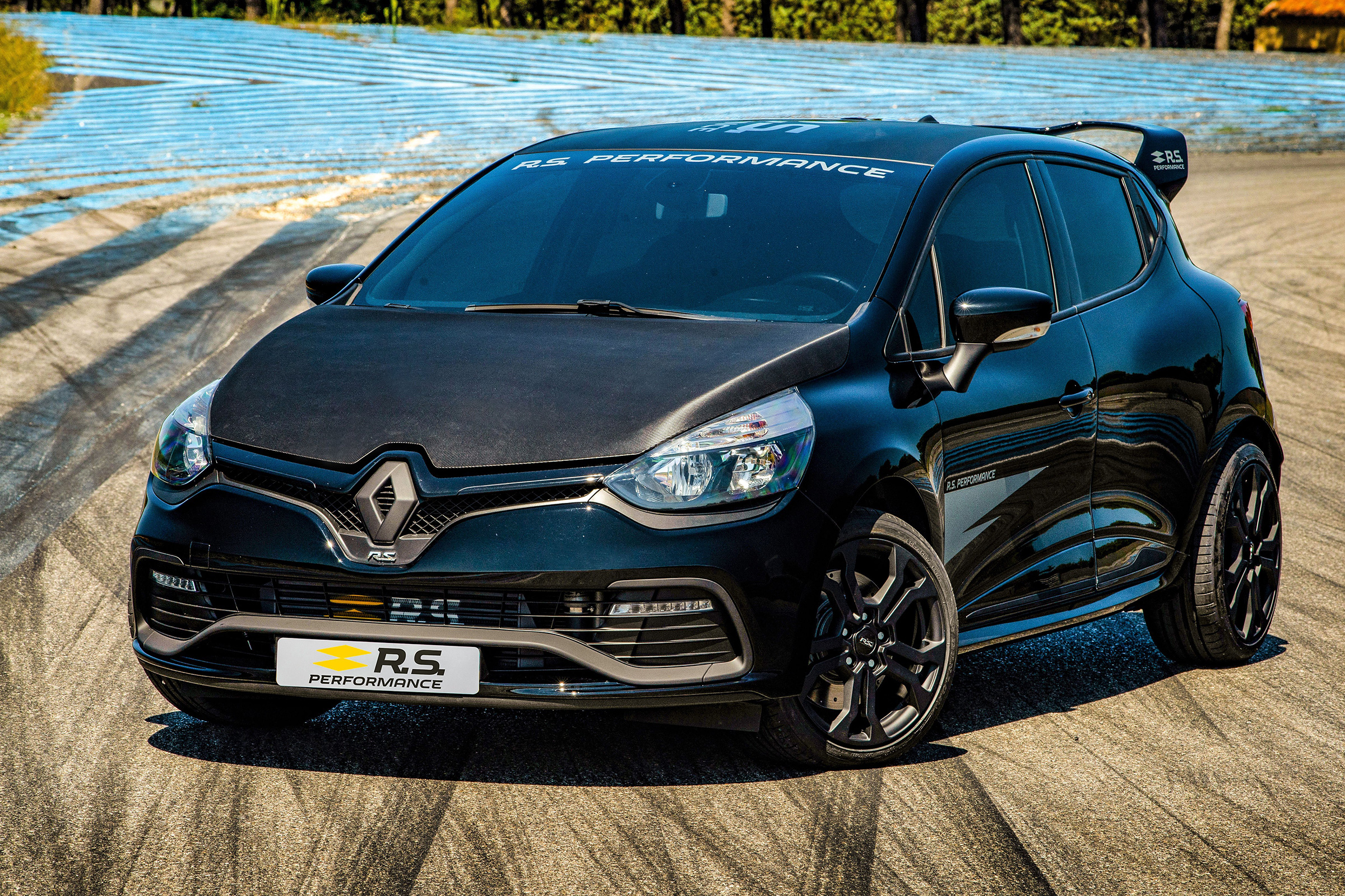 Renault Sport Performance parts front 