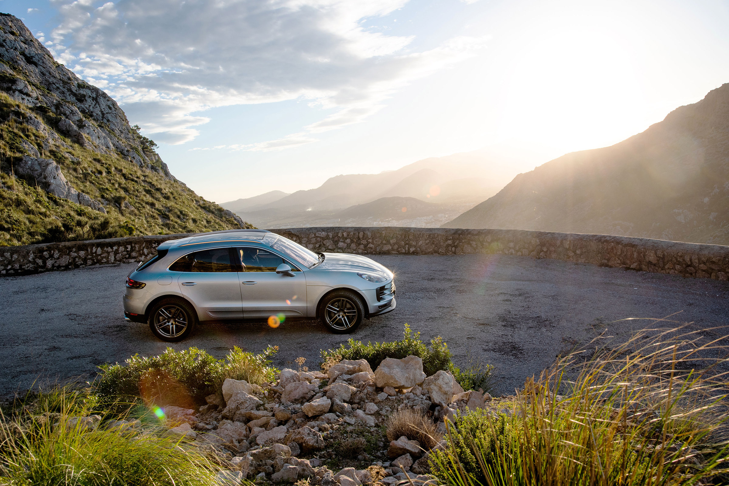 Porsche Macan S driven - Crayon side
