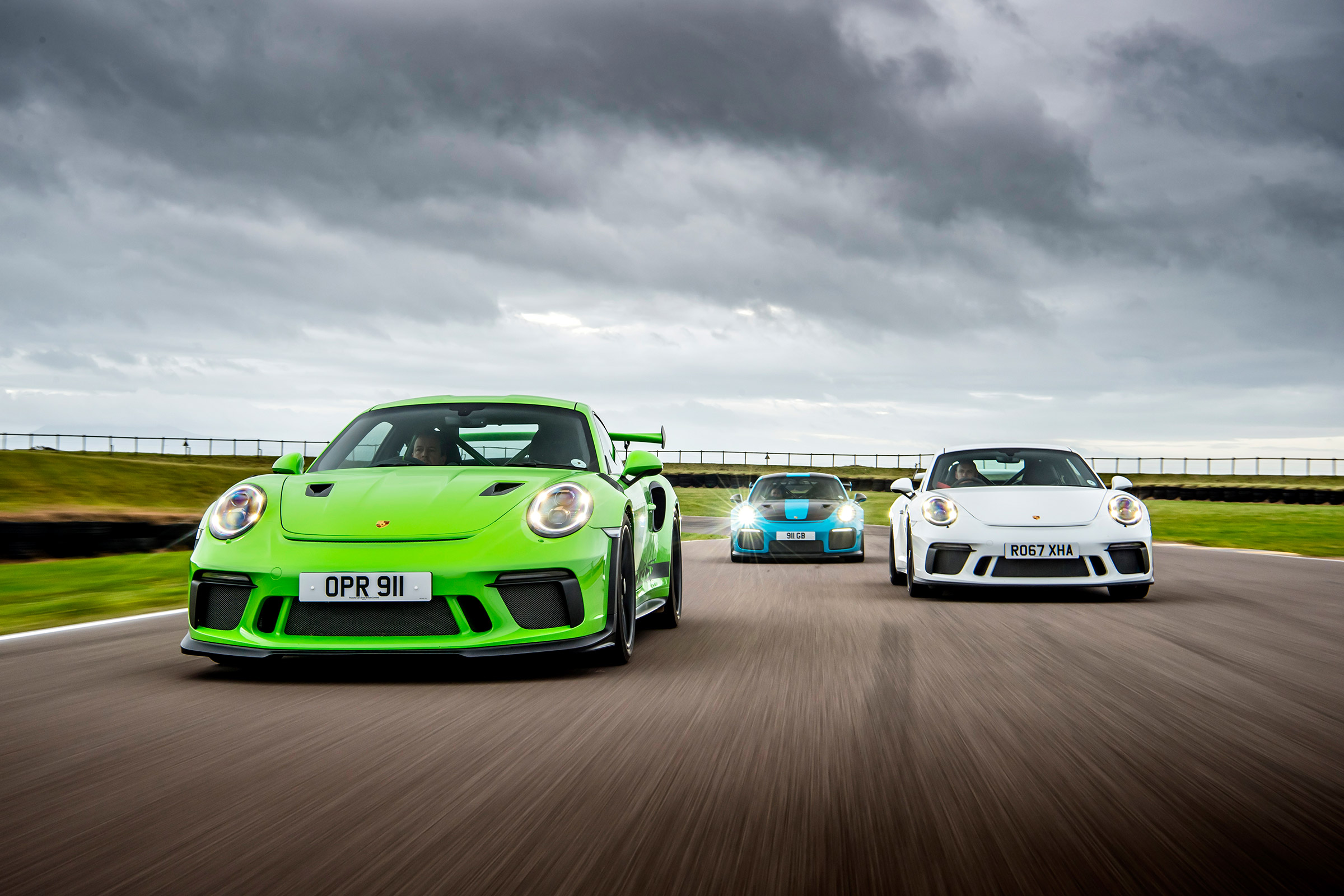 Porsche 911 GTs - tracking