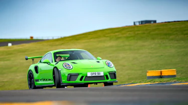 Porsche 911 GTs - sliding