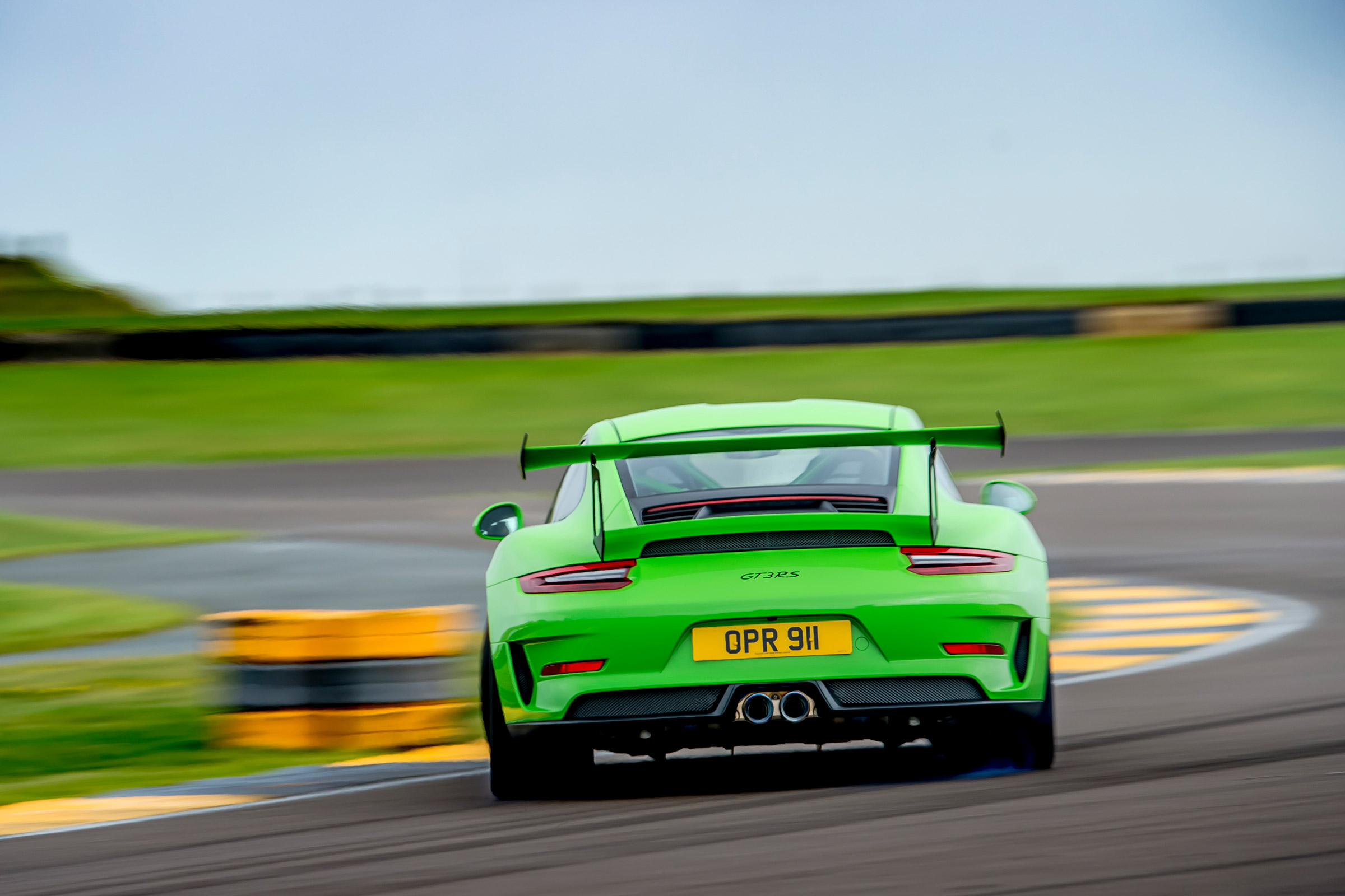 Porsche 911 GTs - rear sliding
