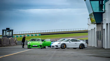 Porsche 911 GTs - paddock