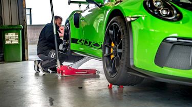 Porsche 911 GTs - garage