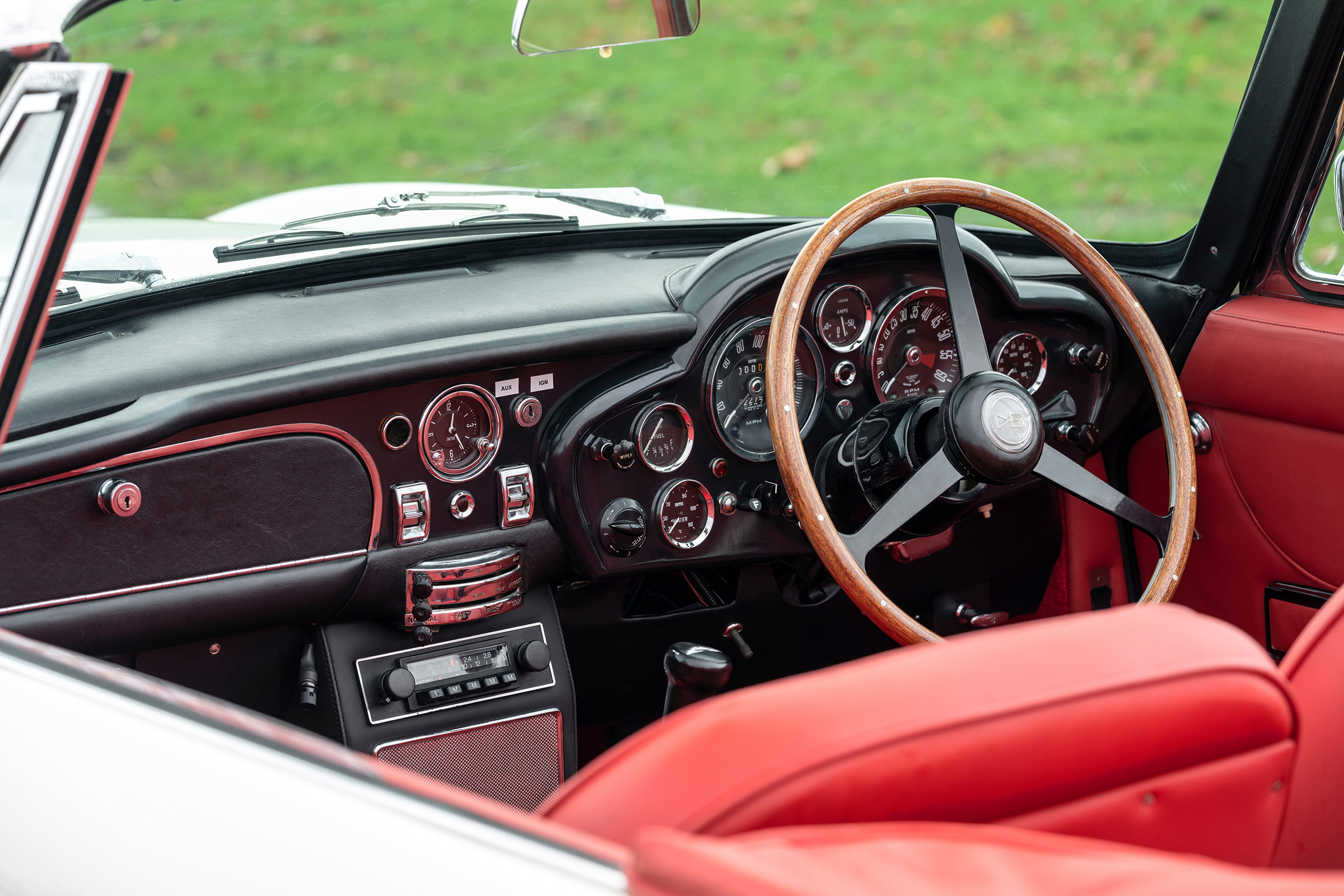 Aston Martin DB6 EV interior