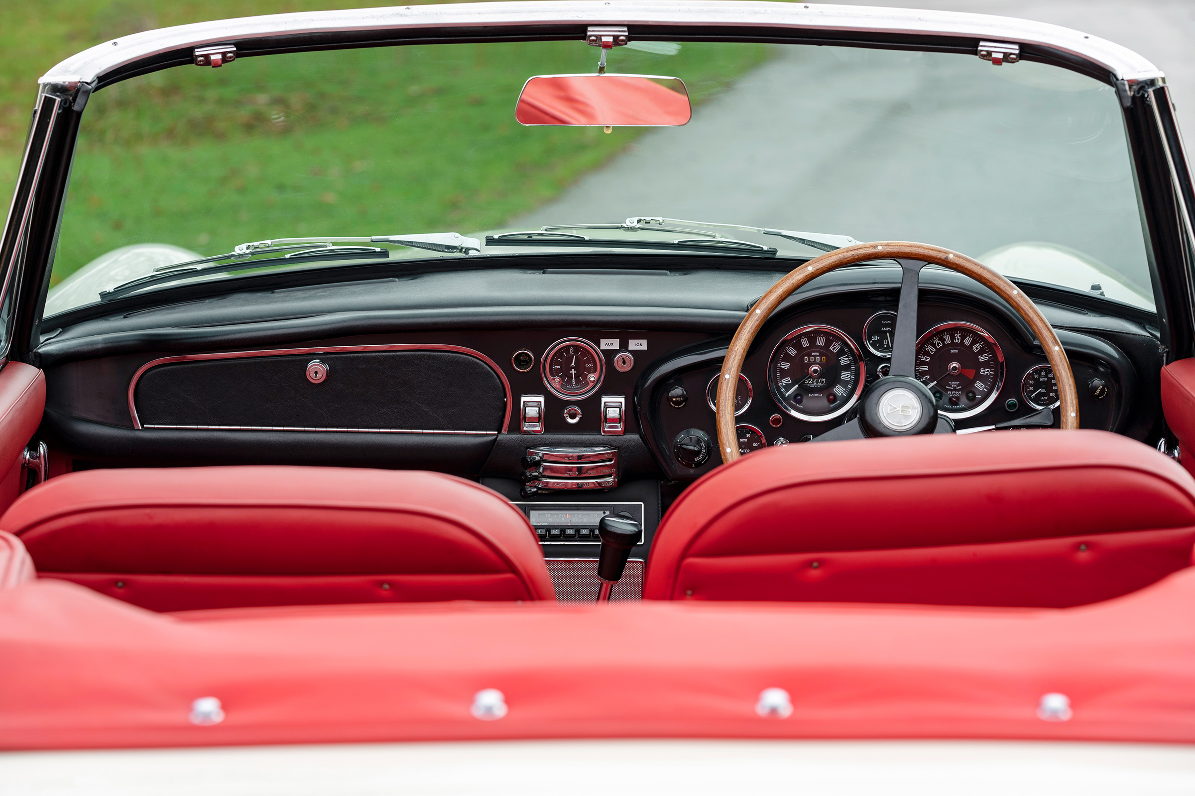 Aston Martin DB6 EV interior