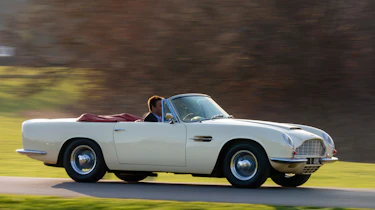 Aston Martin DB6 EV panning
