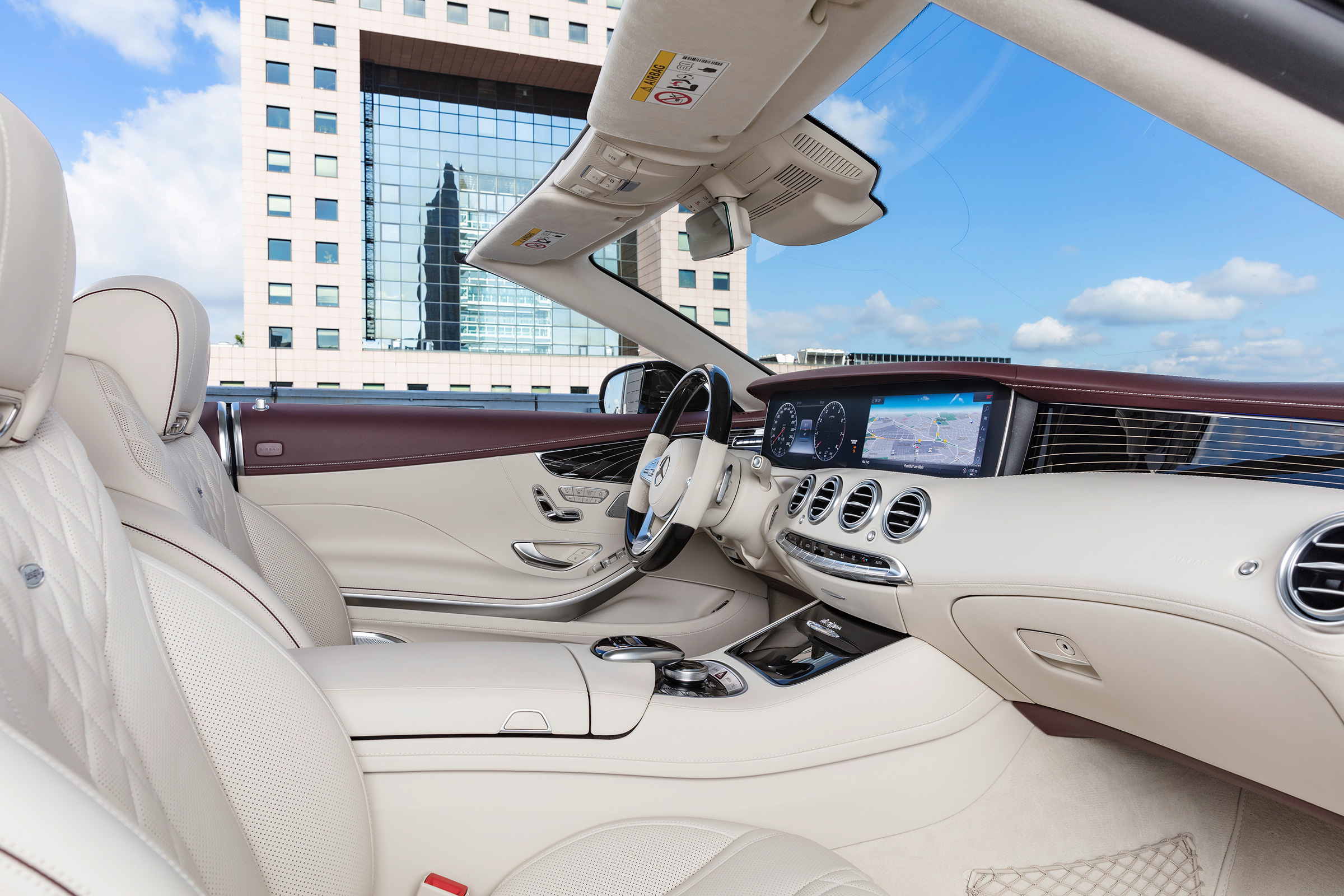 Mercedes-Benz S560 Cabriolet interior