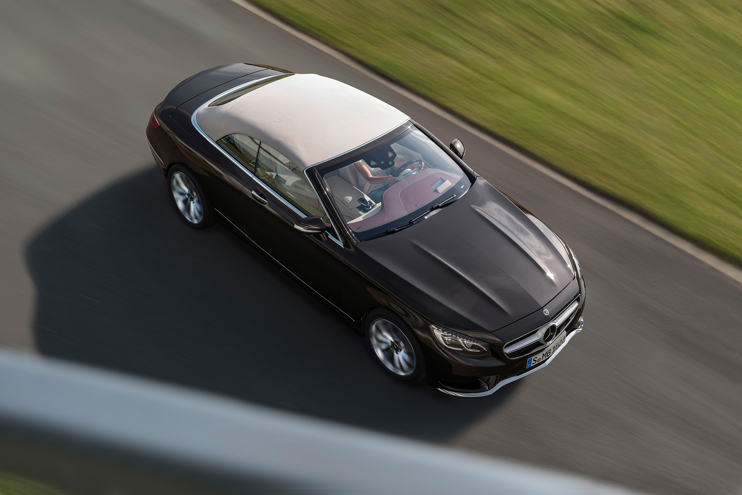 Mercedes-Benz S560 Cabriolet top