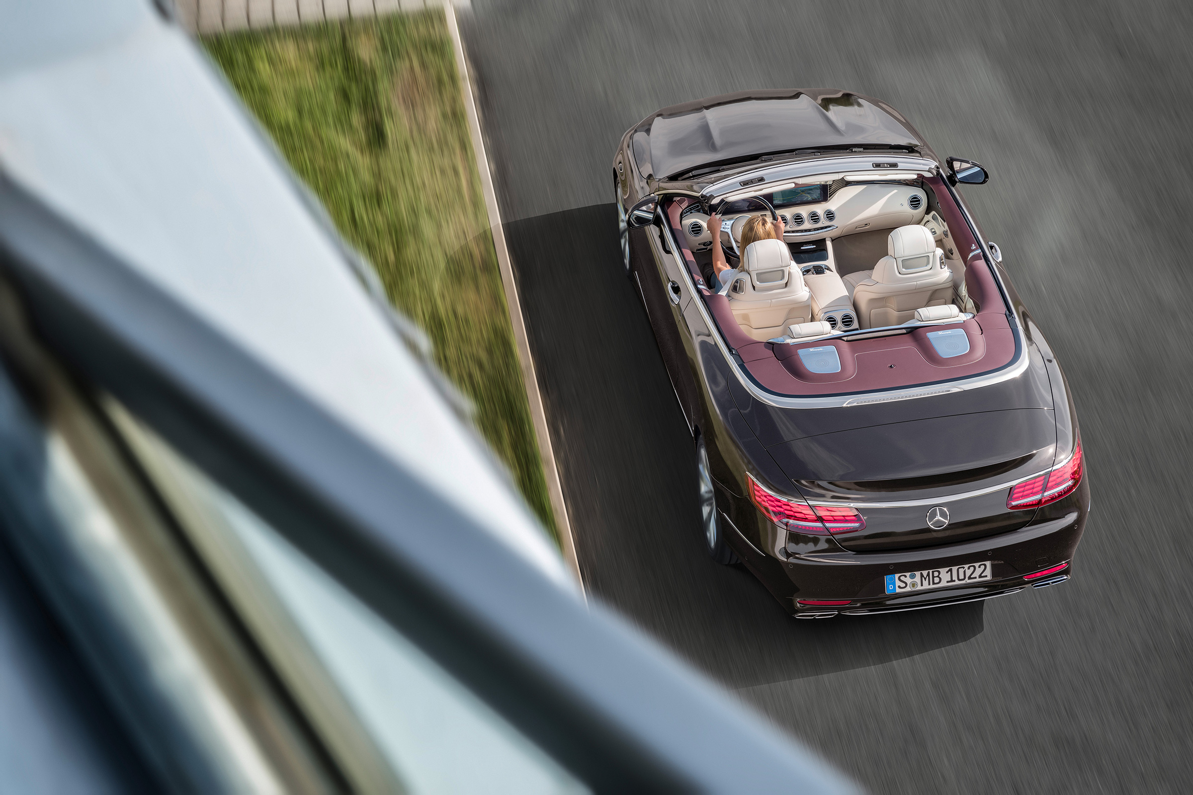 Mercedes-Benz S560 Cabriolet top