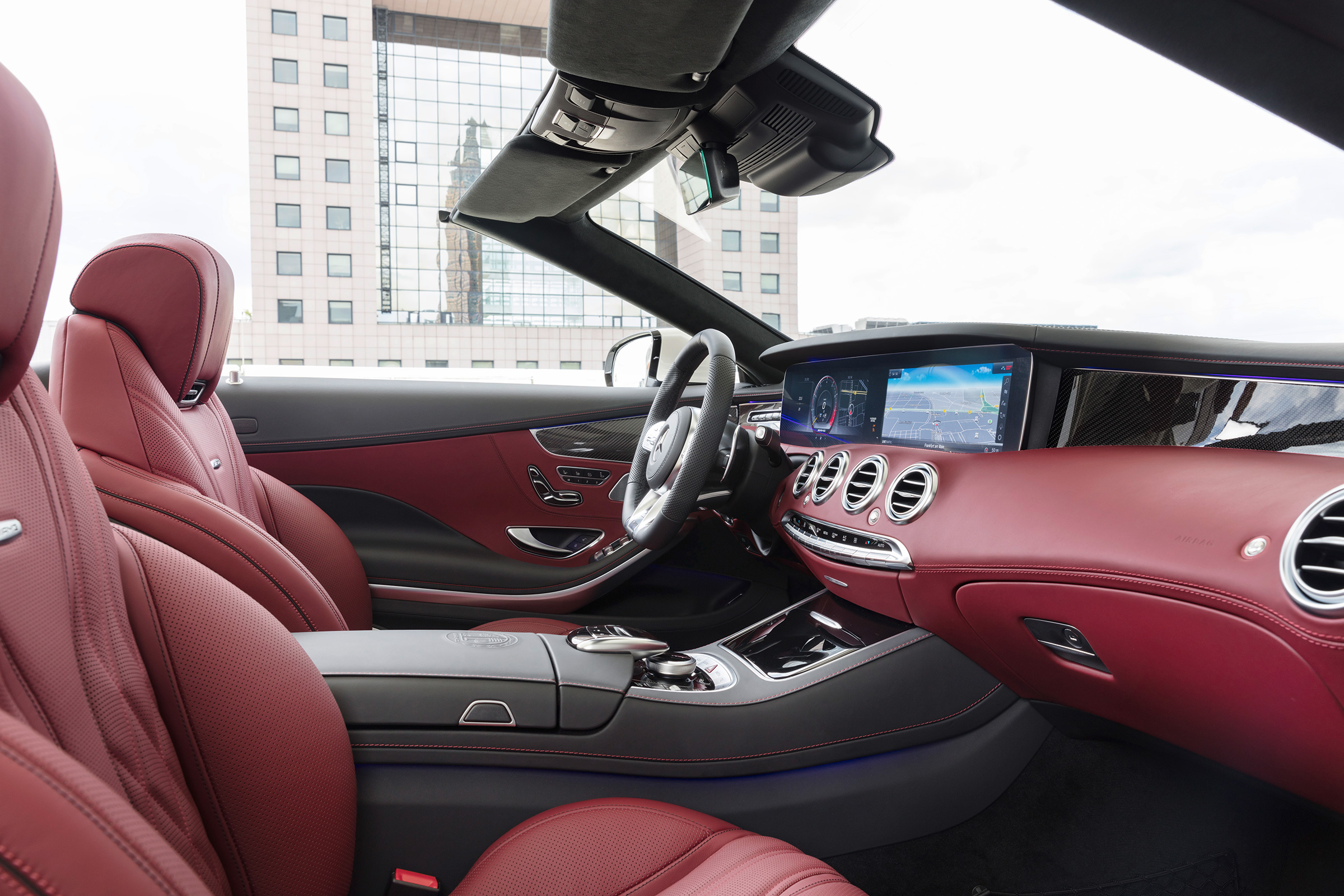 Mercedes-Benz S560 Cabriolet interior