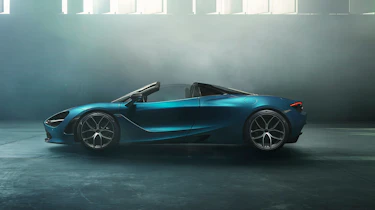 McLaren 720S Spider - profile