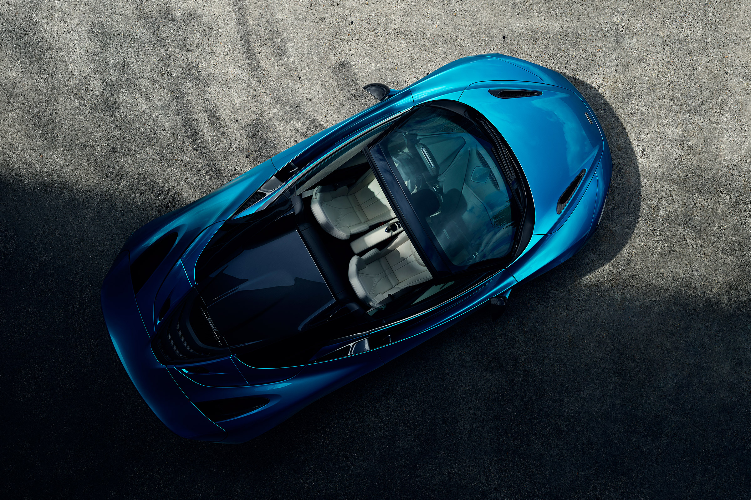 McLaren 720S Spider - top