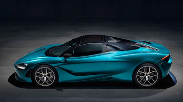 McLaren 720S Spider - roof up